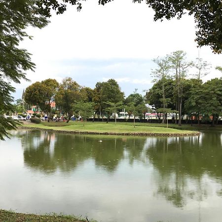 Apartament Swimming Pool Party House Batu Pahat Zewnętrze zdjęcie