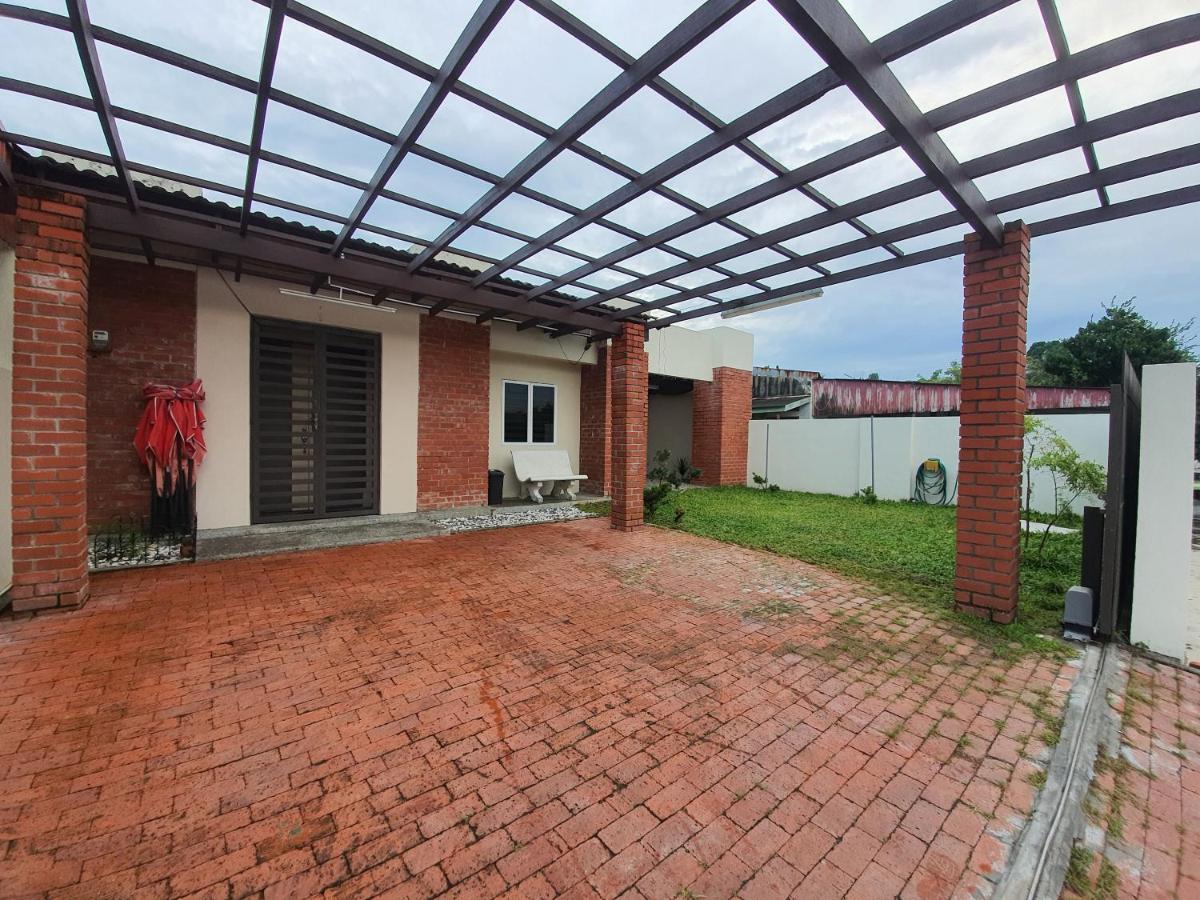 Apartament Swimming Pool Party House Batu Pahat Zewnętrze zdjęcie