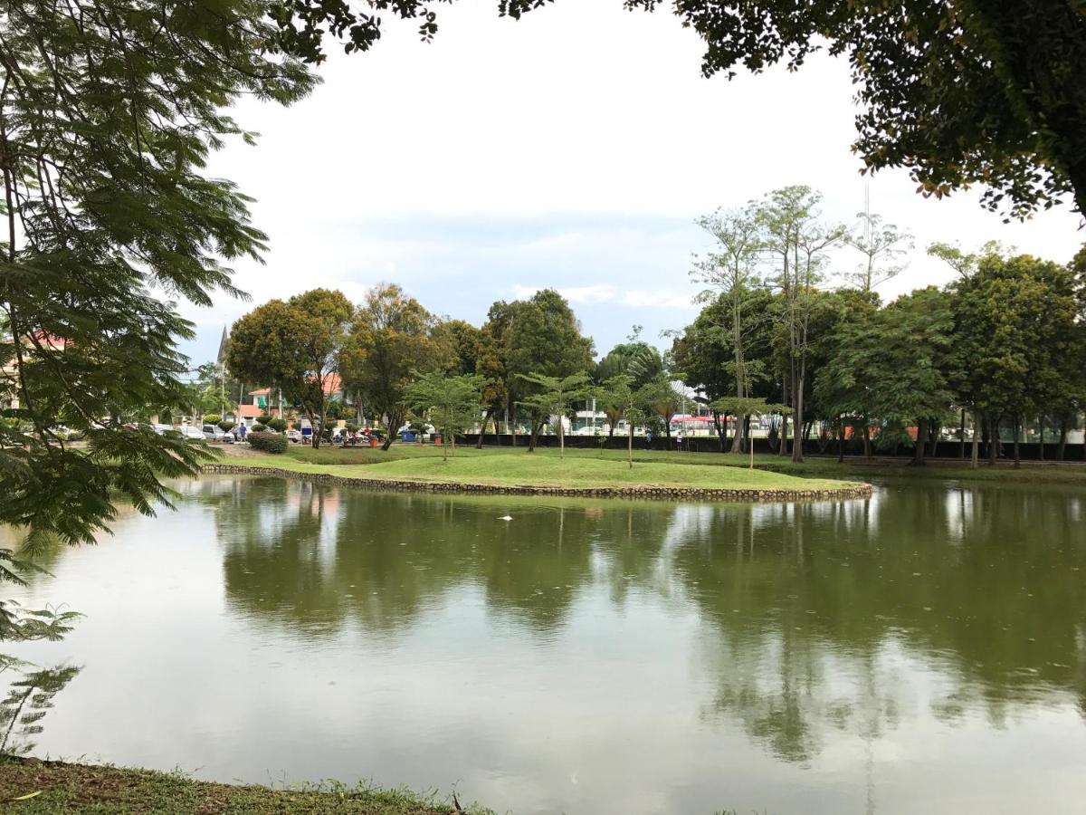 Apartament Swimming Pool Party House Batu Pahat Zewnętrze zdjęcie